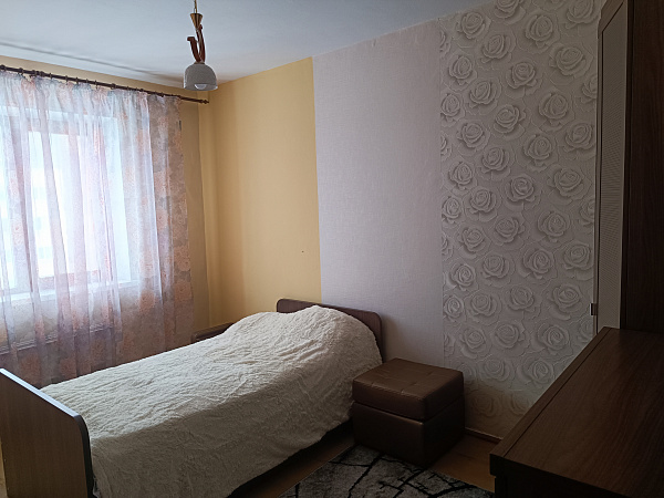 3 комн.квартира Мира,48