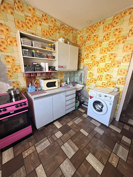 4 комн по ул.50лет Города д.1
