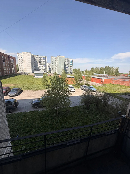 4 комн по ул.50лет Города д.1