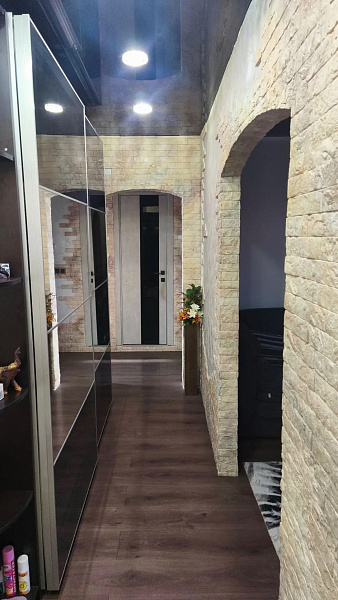 4 к квартира есенина 62