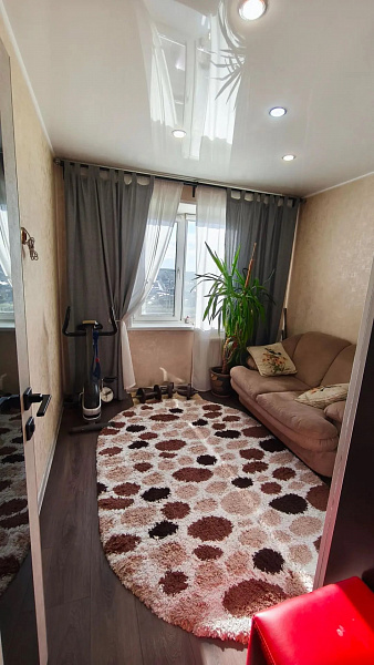 4 к квартира есенина 62